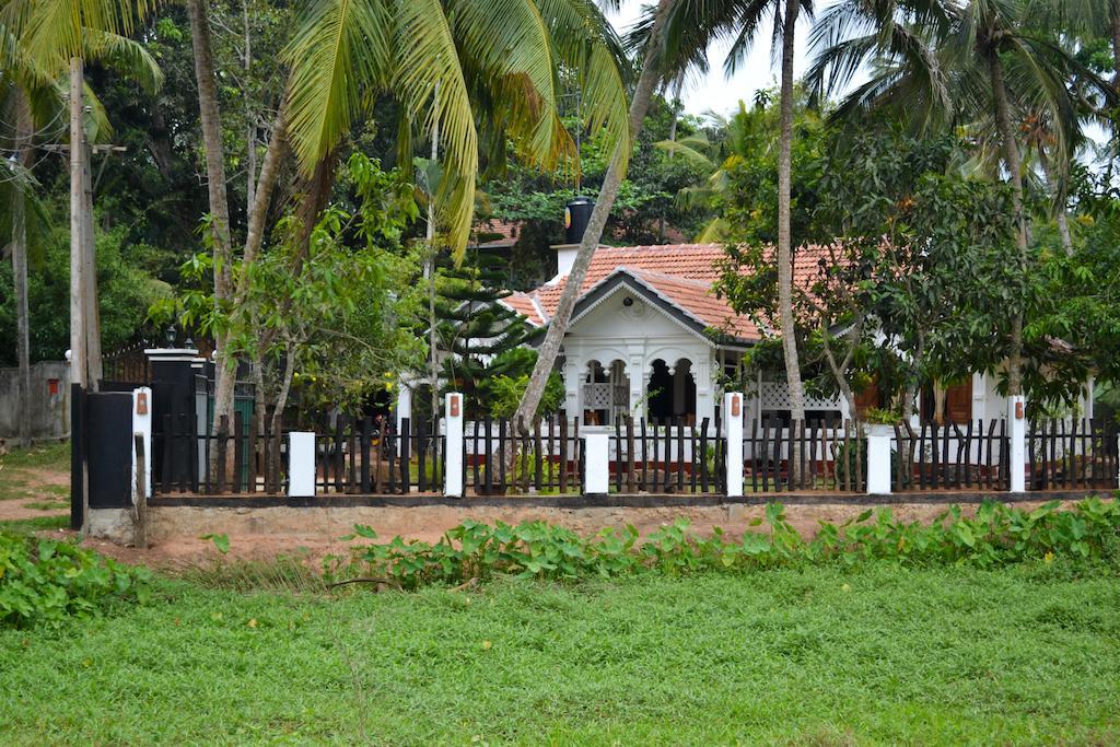 Grand Villa Hikkaduwa Room photo